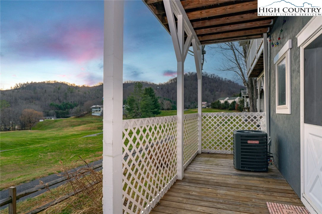 Image number 6 for the current listing