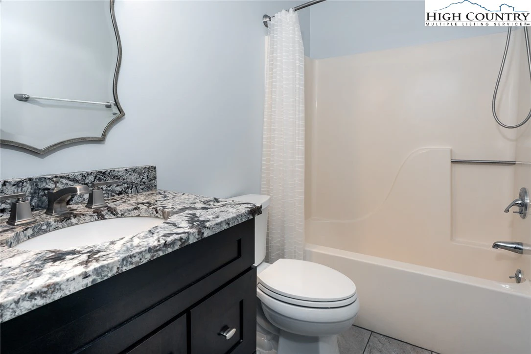 Image number 11 for the current listing