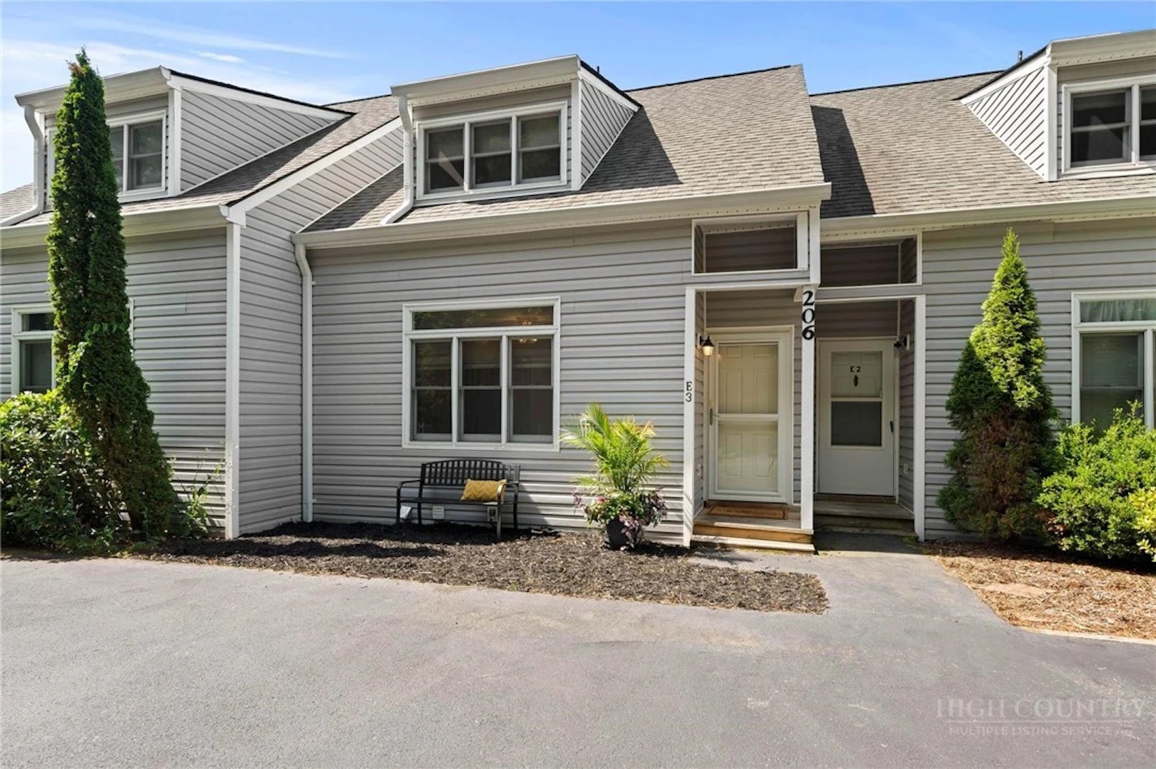 Image number 3 for the current listing
