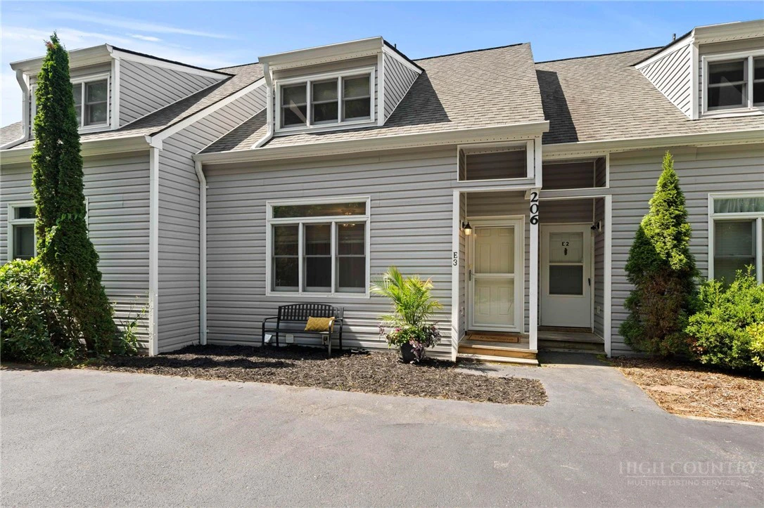Image number 3 for the current listing