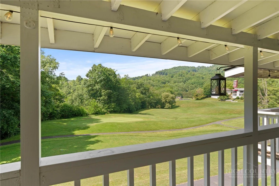 Image number 4 for the current listing