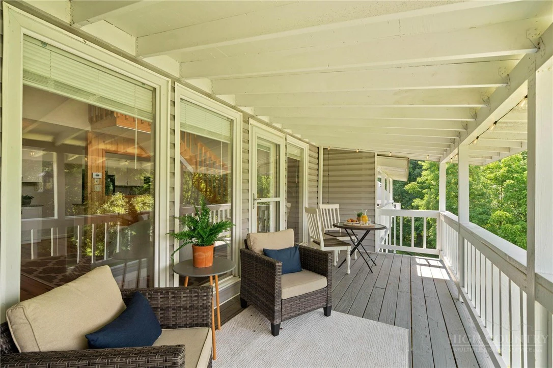 Image number 13 for the current listing