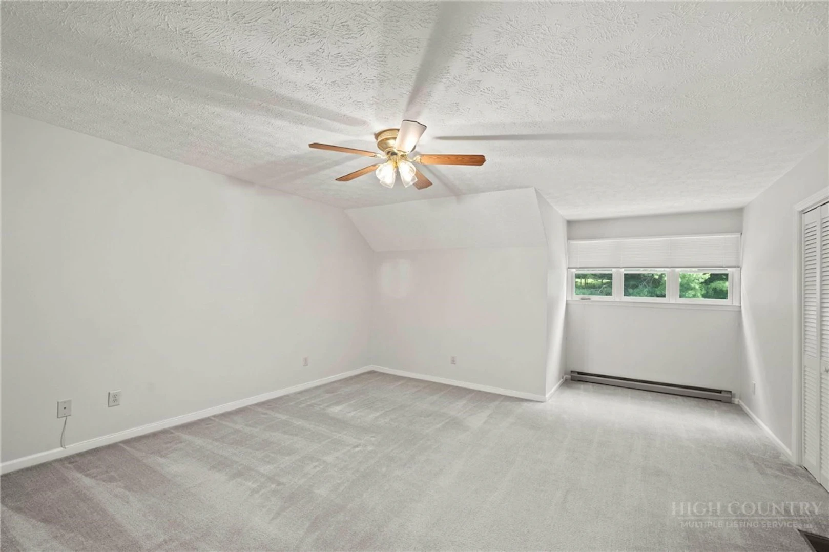 Image number 18 for the current listing