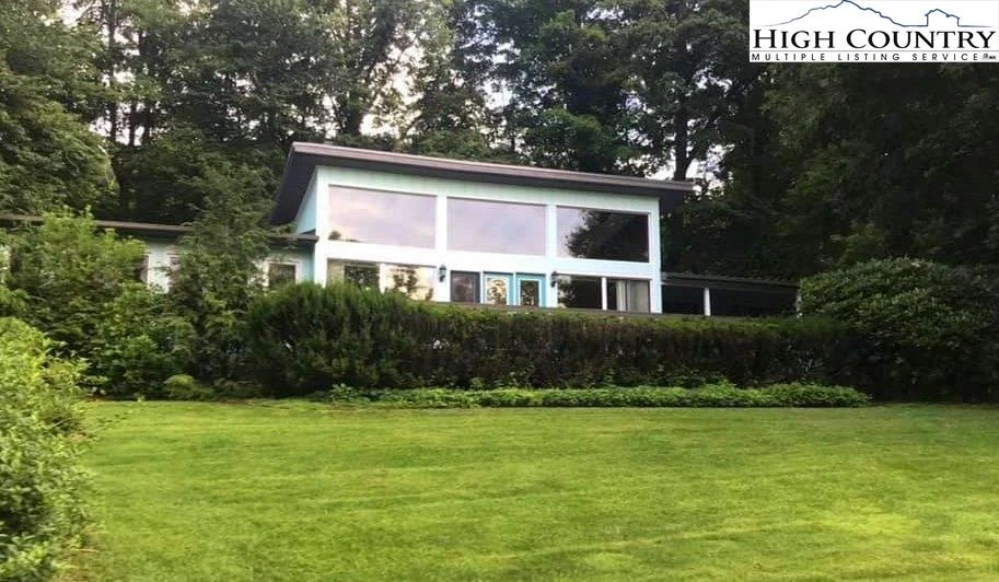Image number 19 for the current listing
