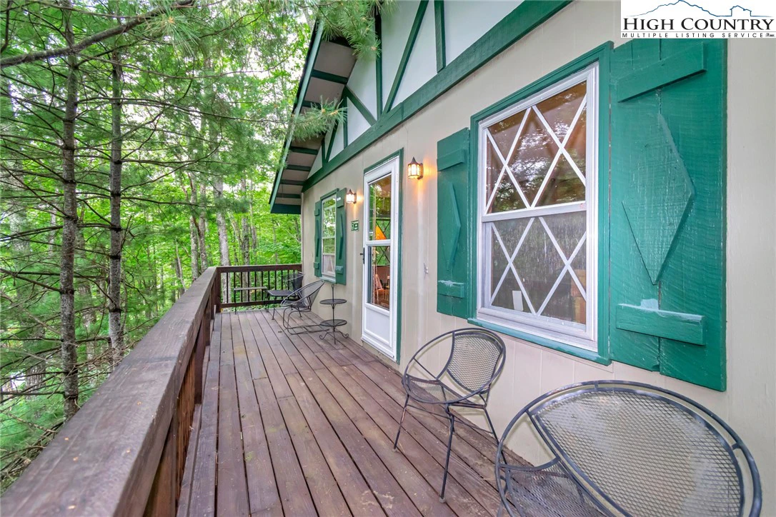 Image number 21 for the current listing