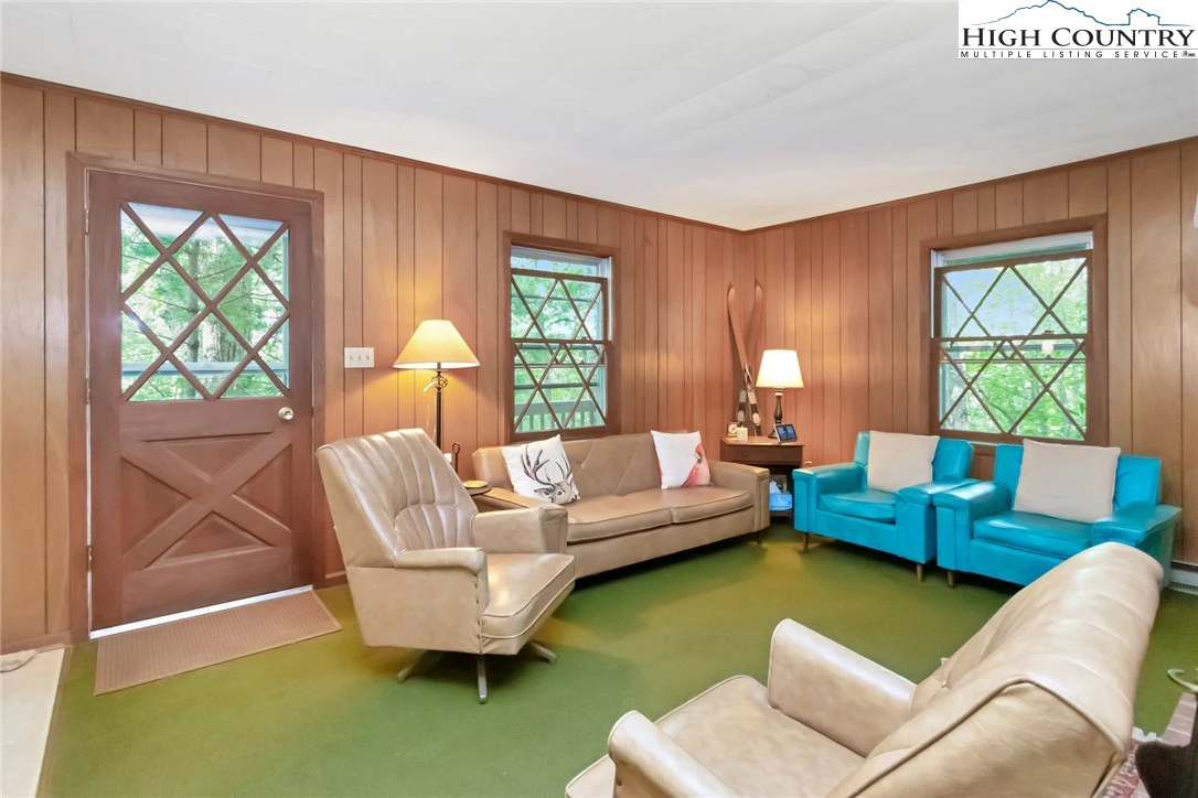 Image number 18 for the current listing