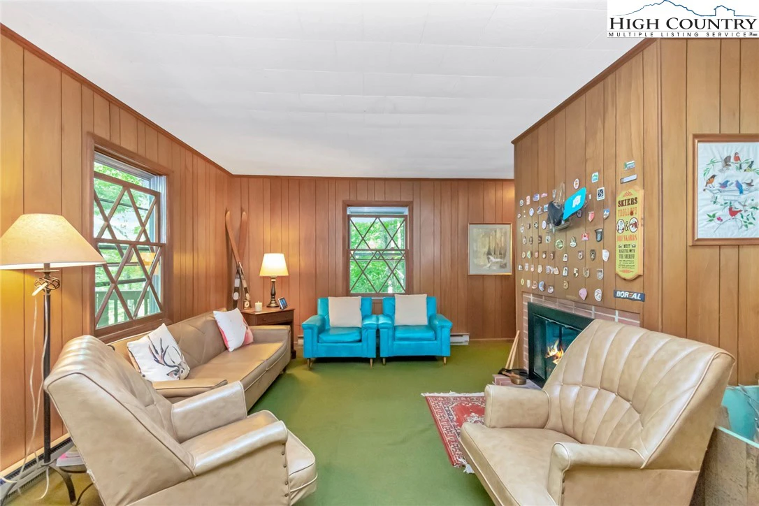 Image number 15 for the current listing