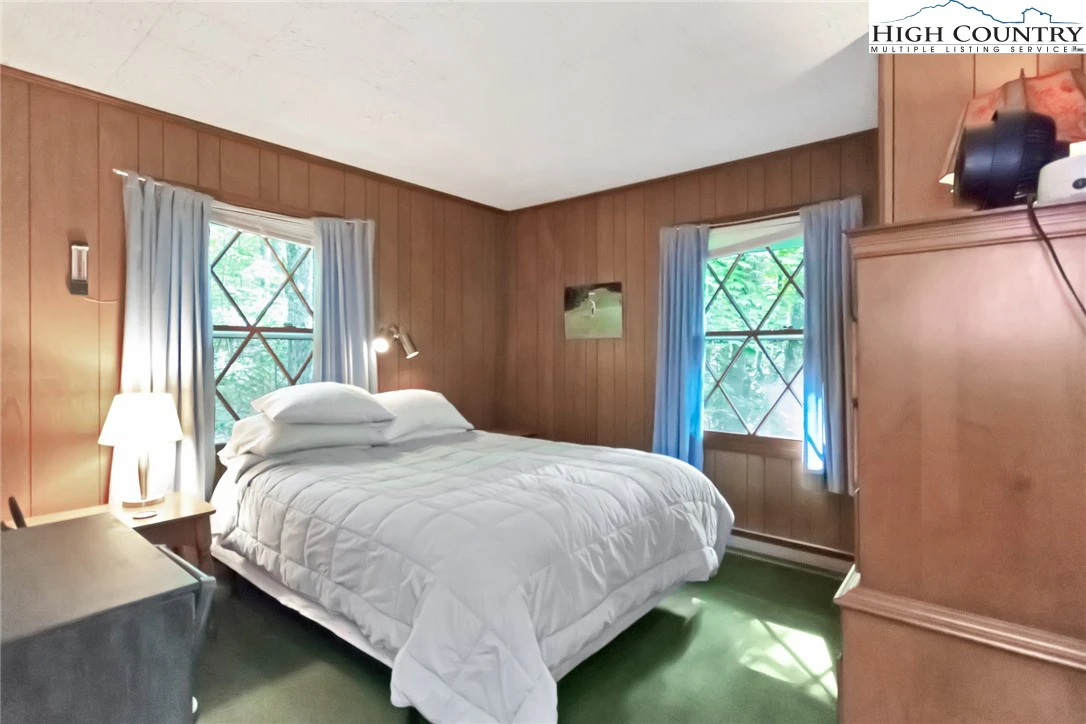 Image number 14 for the current listing