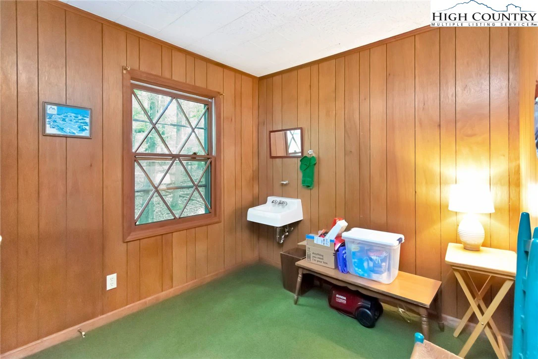 Image number 12 for the current listing