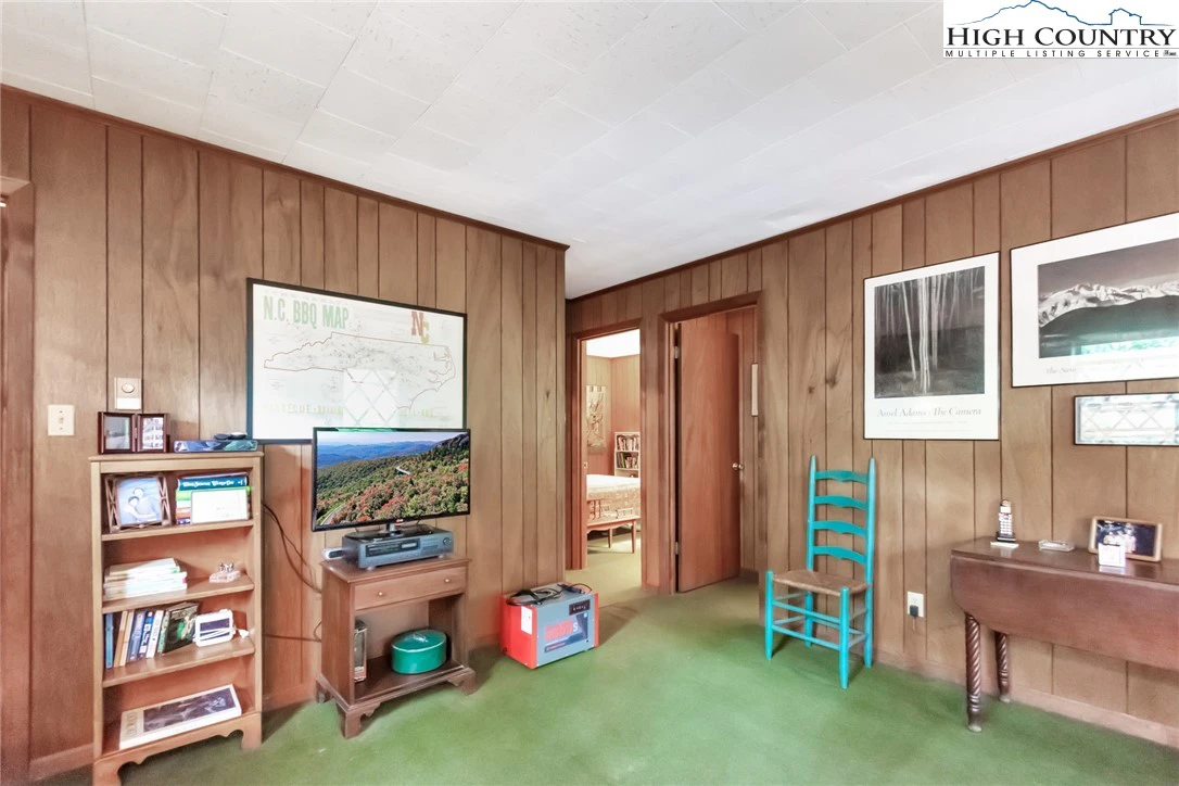 Image number 8 for the current listing