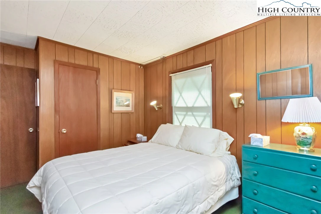 Image number 6 for the current listing