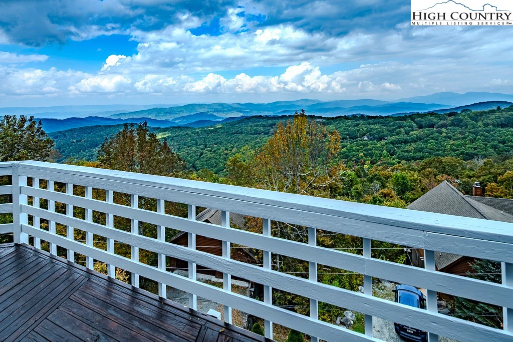 Image number 1 for the current listing