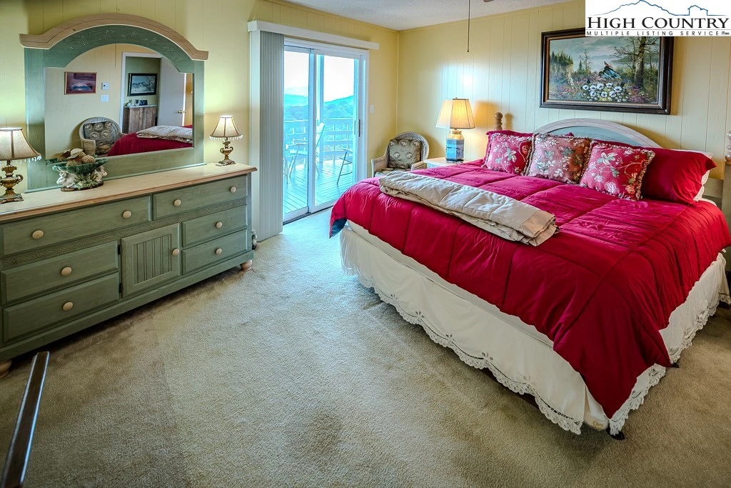 Image number 2 for the current listing