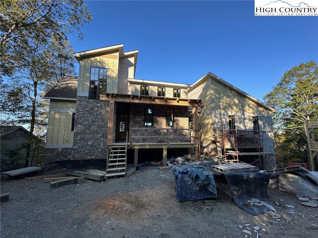 Image number 1 for the current listing