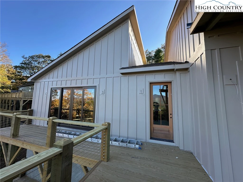 Image number 7 for the current listing