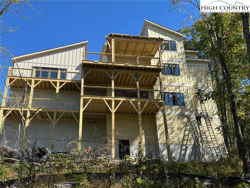 Image number 4 for the current listing