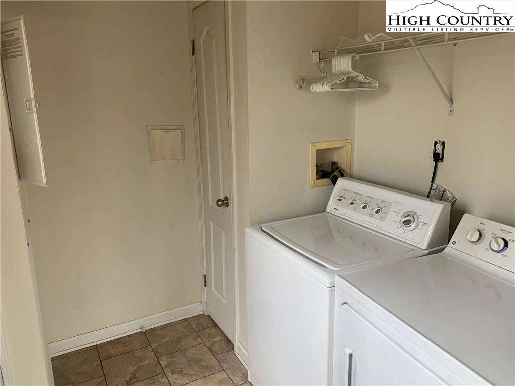 Image number 12 for the current listing