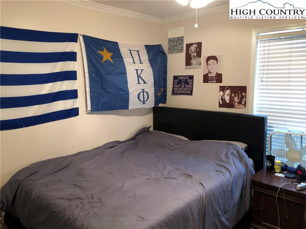 Image number 10 for the current listing