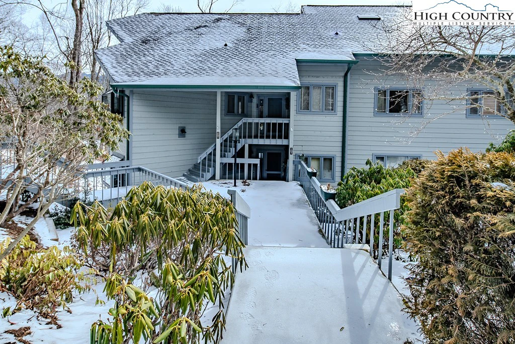 Image number 1 for the current listing