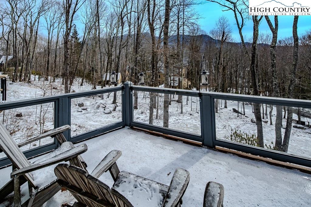 Image number 21 for the current listing
