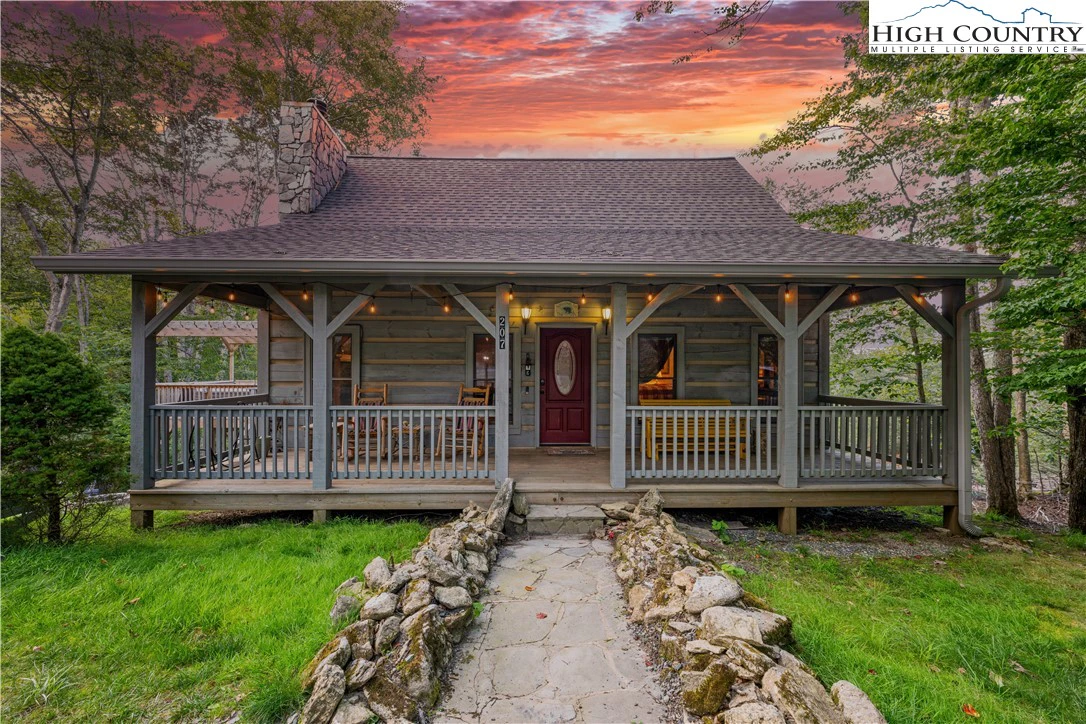Image number 1 for the current listing