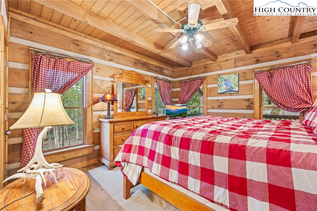 Image number 5 for the current listing