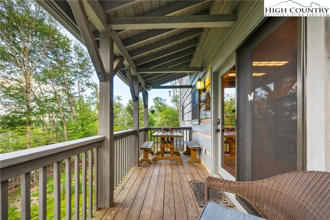 Image number 14 for the current listing