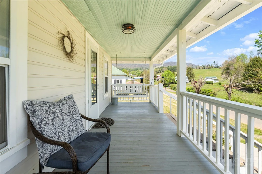 Image number 20 for the current listing