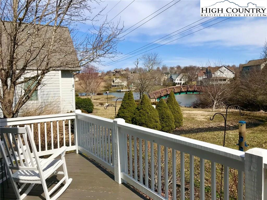 Image number 19 for the current listing