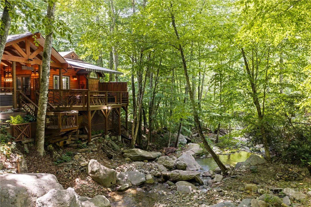 Image number 1 for the current listing