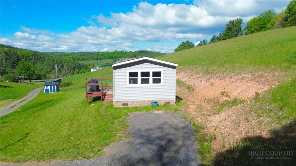 Image number 15 for the current listing