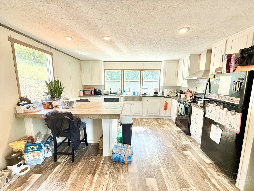 Image number 2 for the current listing