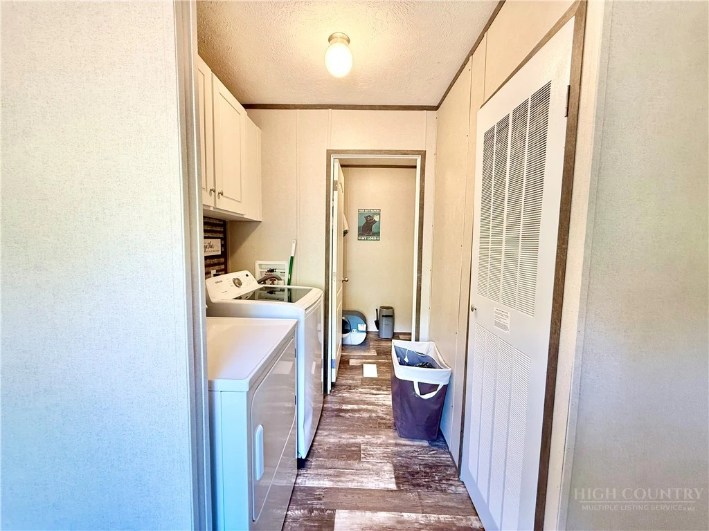 Image number 5 for the current listing