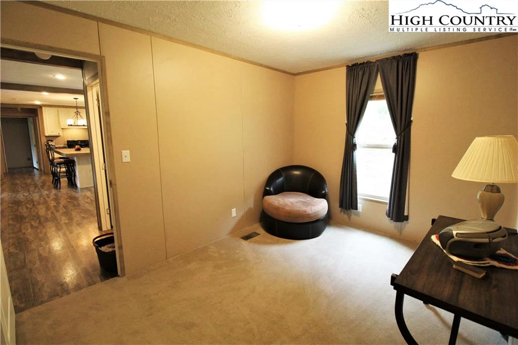 Image number 5 for the current listing
