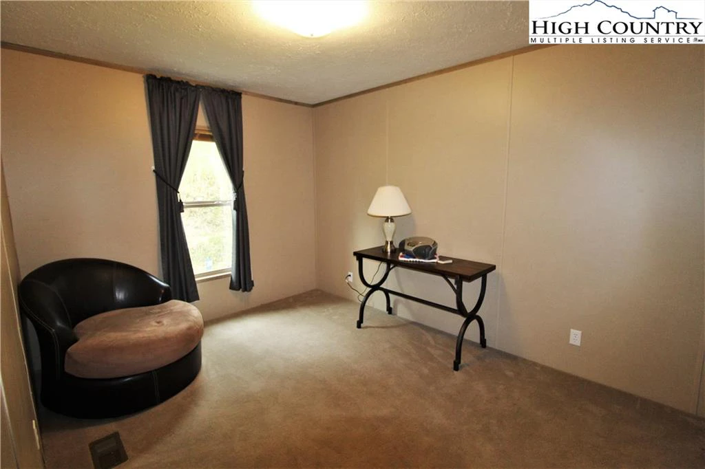 Image number 6 for the current listing