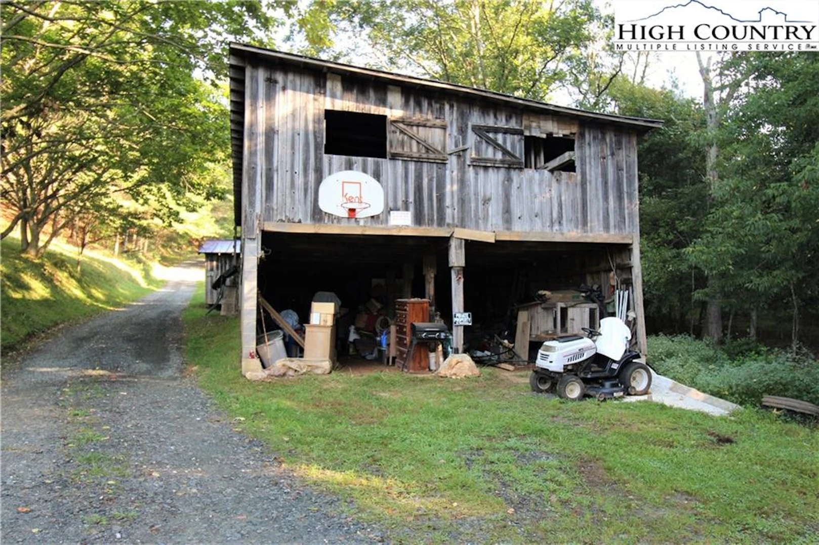 Image number 16 for the current listing