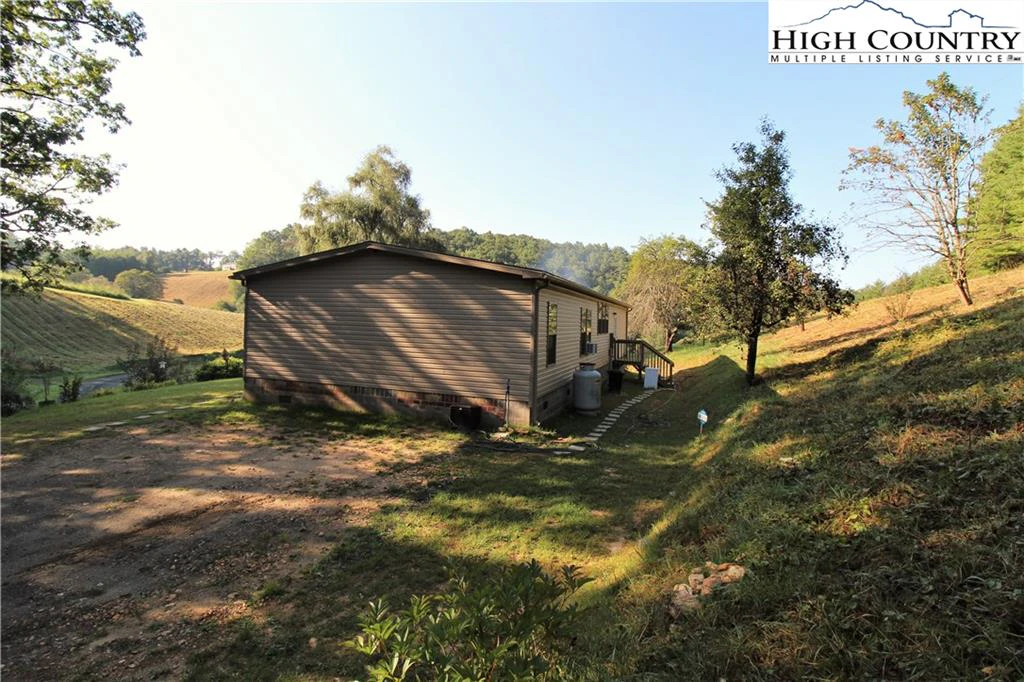 Image number 18 for the current listing