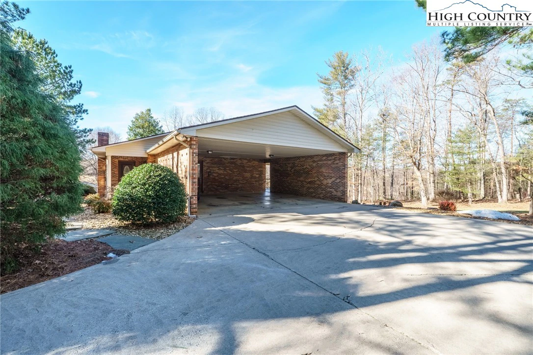 Image number 12 for the current listing
