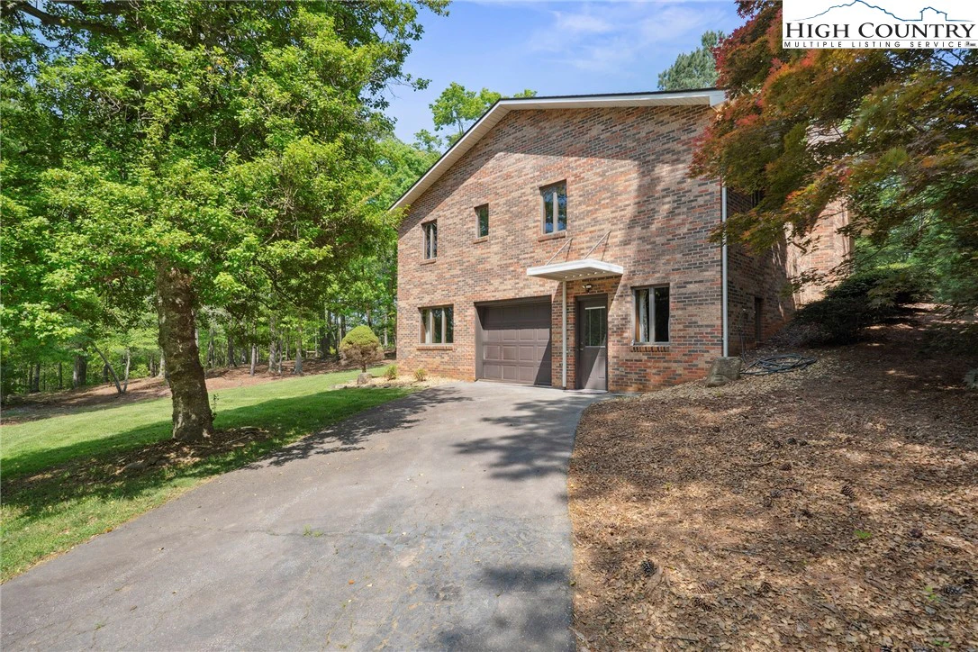 Image number 19 for the current listing