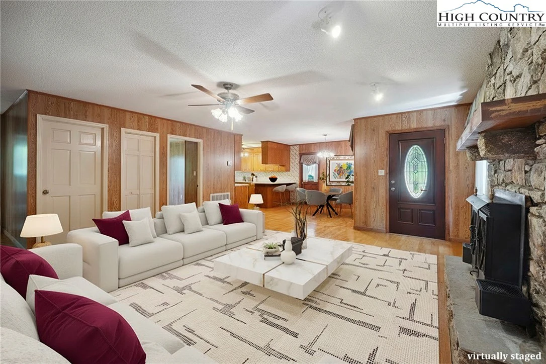 Image number 10 for the current listing