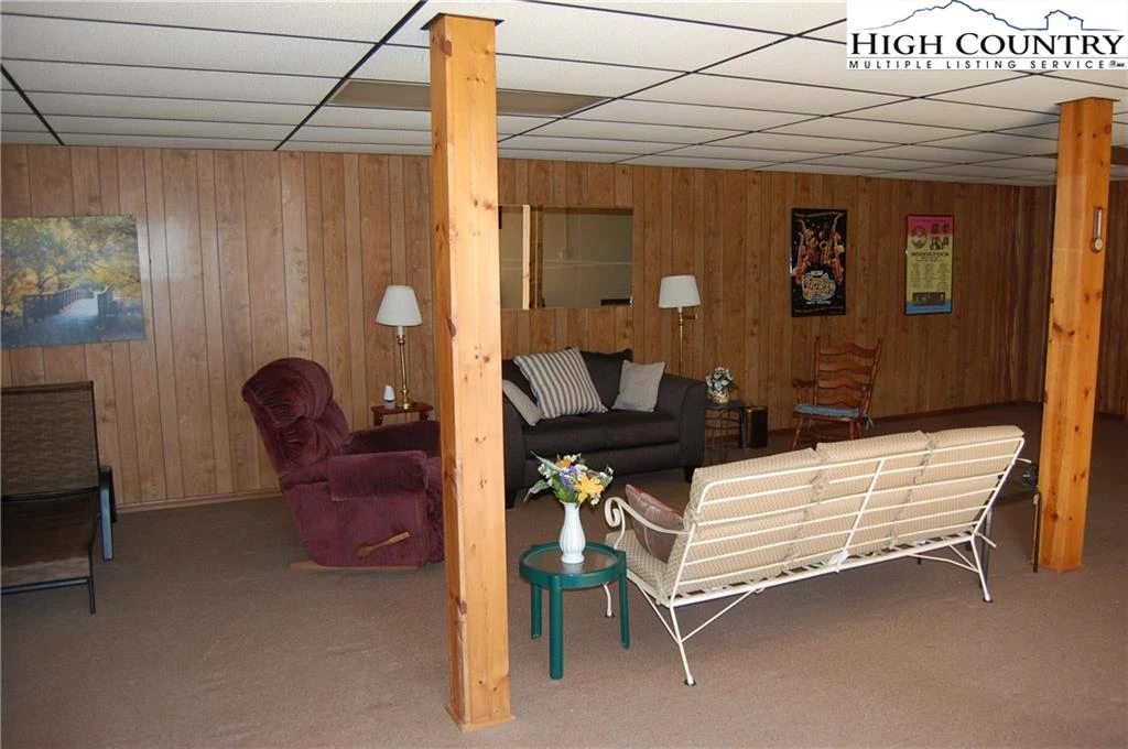 Image number 5 for the current listing