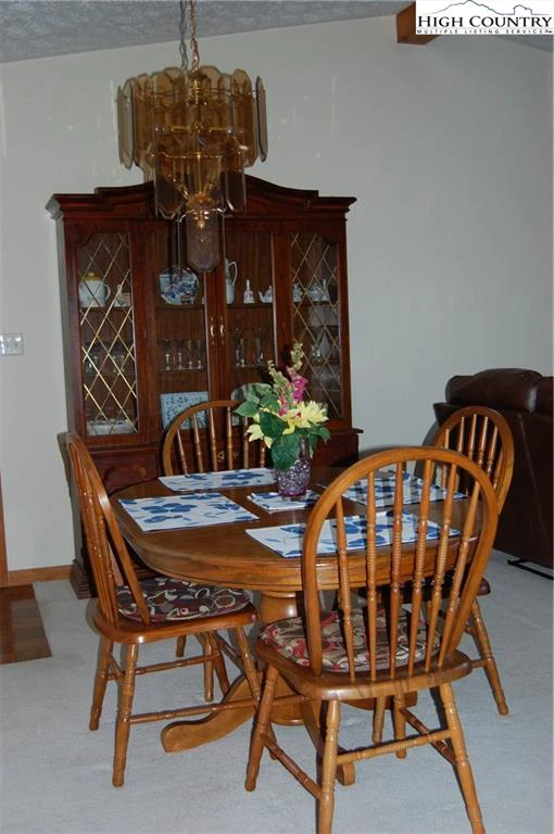 Image number 15 for the current listing