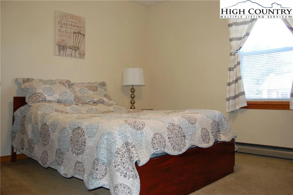 Image number 12 for the current listing