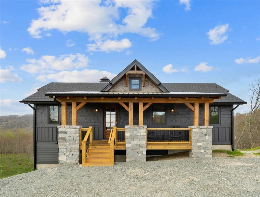 Image number 1 for the current listing