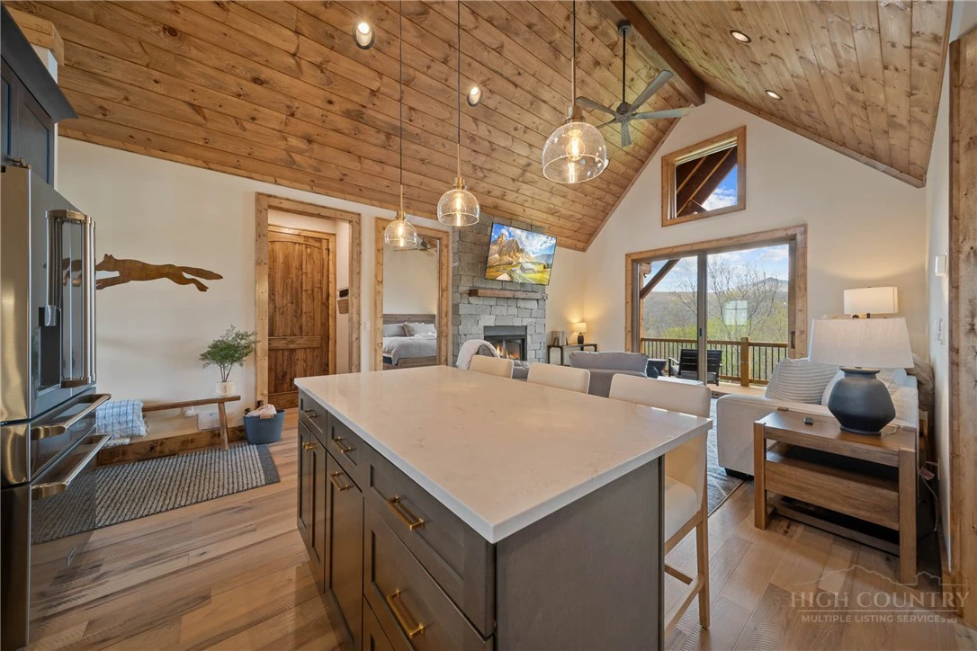 Image number 7 for the current listing