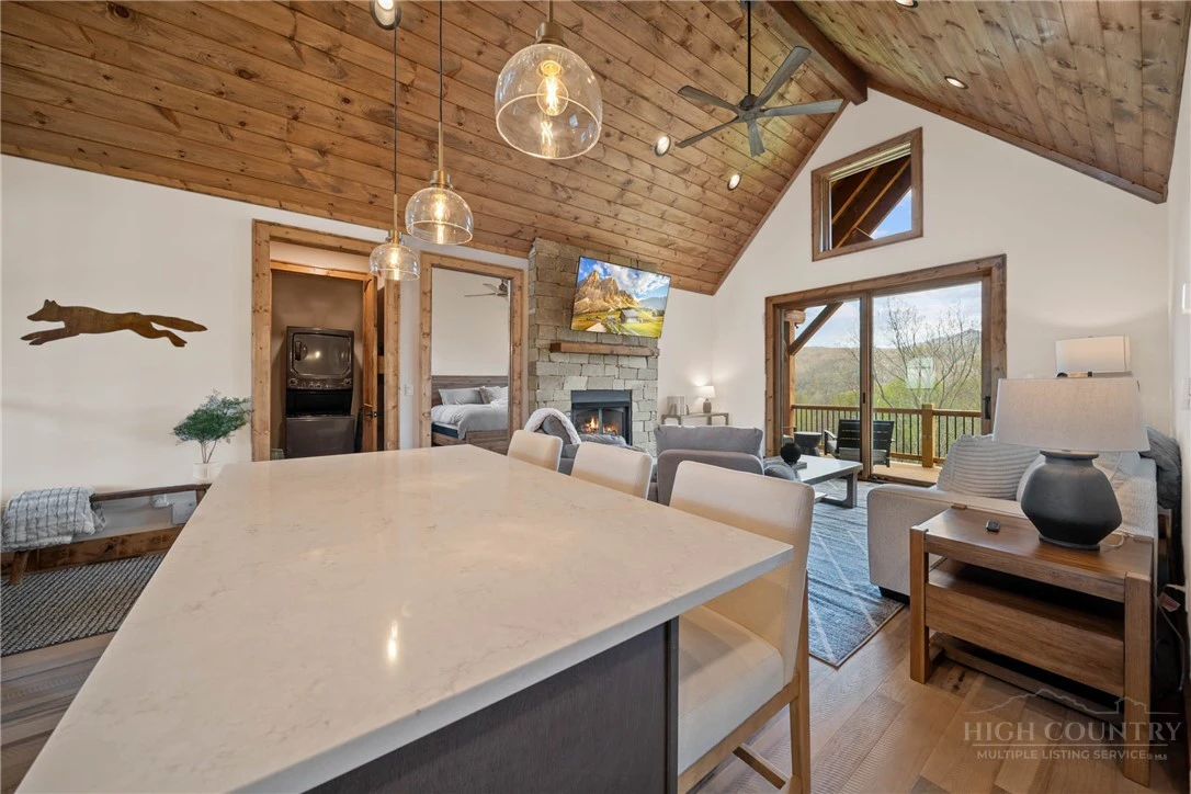 Image number 10 for the current listing