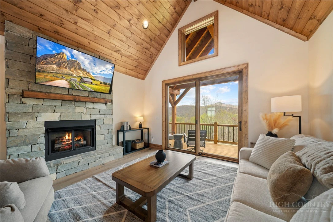 Image number 11 for the current listing
