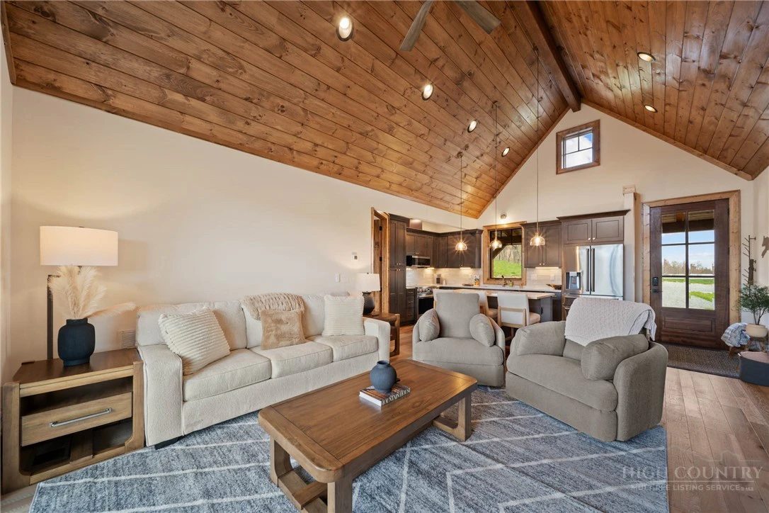 Image number 12 for the current listing