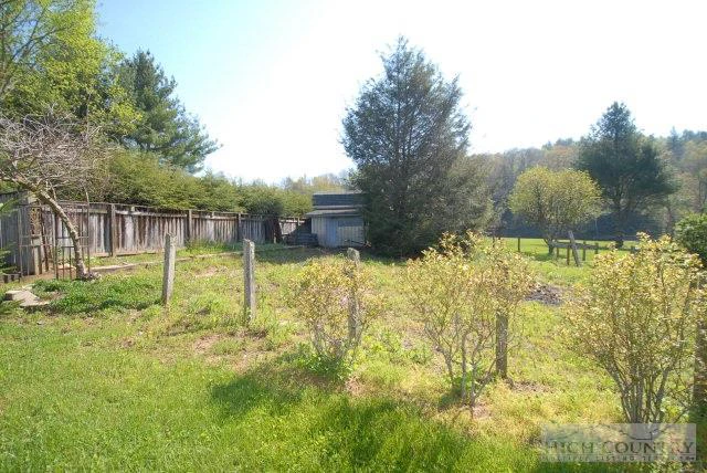 Image number 15 for the current listing