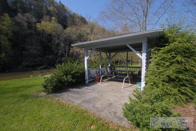 Image number 14 for the current listing